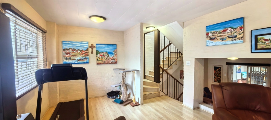 3 Bedroom Property for Sale in La Montagne Gauteng