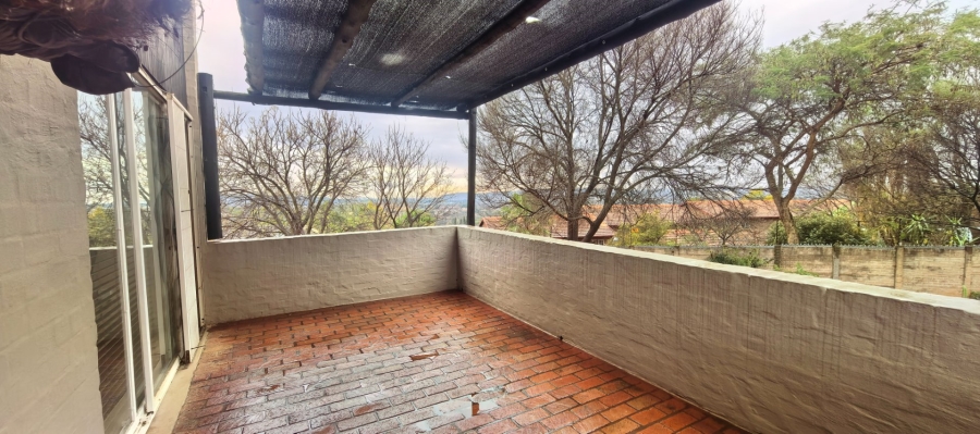 3 Bedroom Property for Sale in La Montagne Gauteng