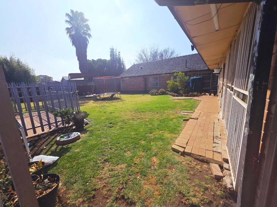 4 Bedroom Property for Sale in Petersfield Gauteng