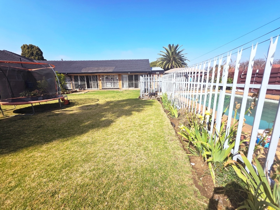 4 Bedroom Property for Sale in Petersfield Gauteng