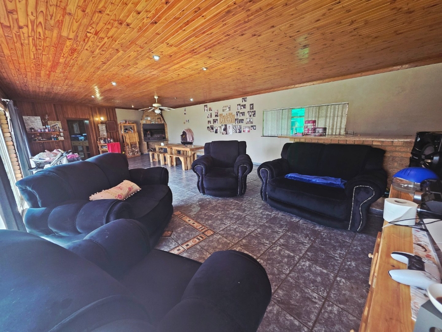 4 Bedroom Property for Sale in Petersfield Gauteng