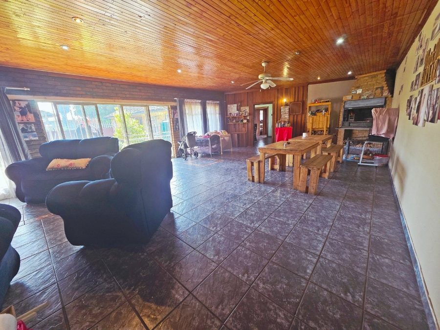 4 Bedroom Property for Sale in Petersfield Gauteng