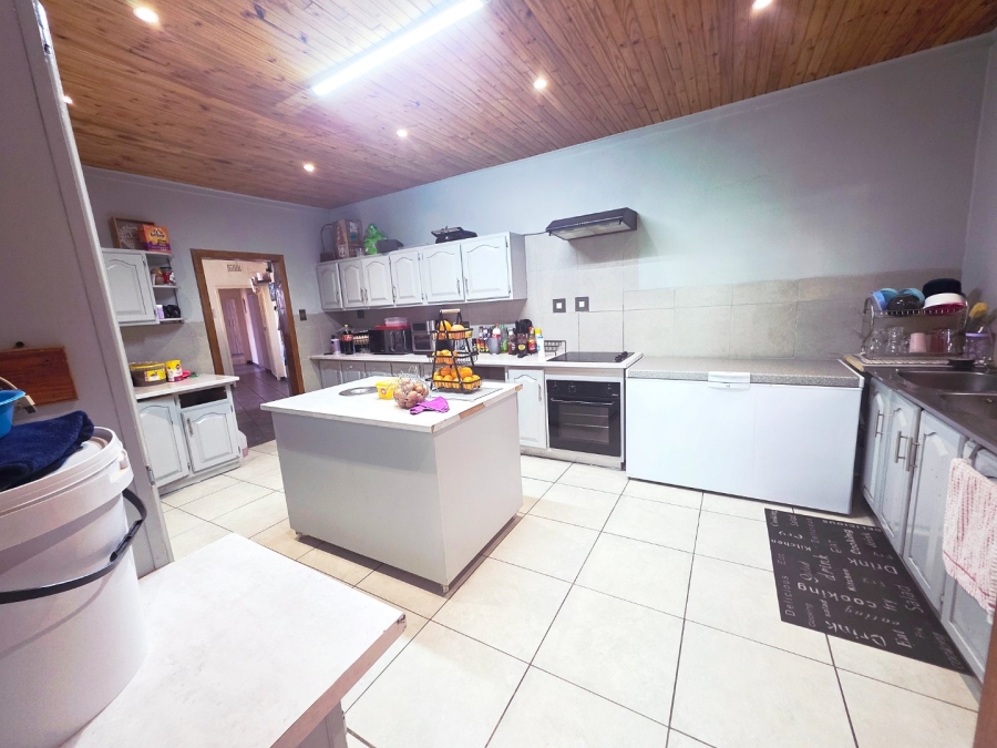 4 Bedroom Property for Sale in Petersfield Gauteng