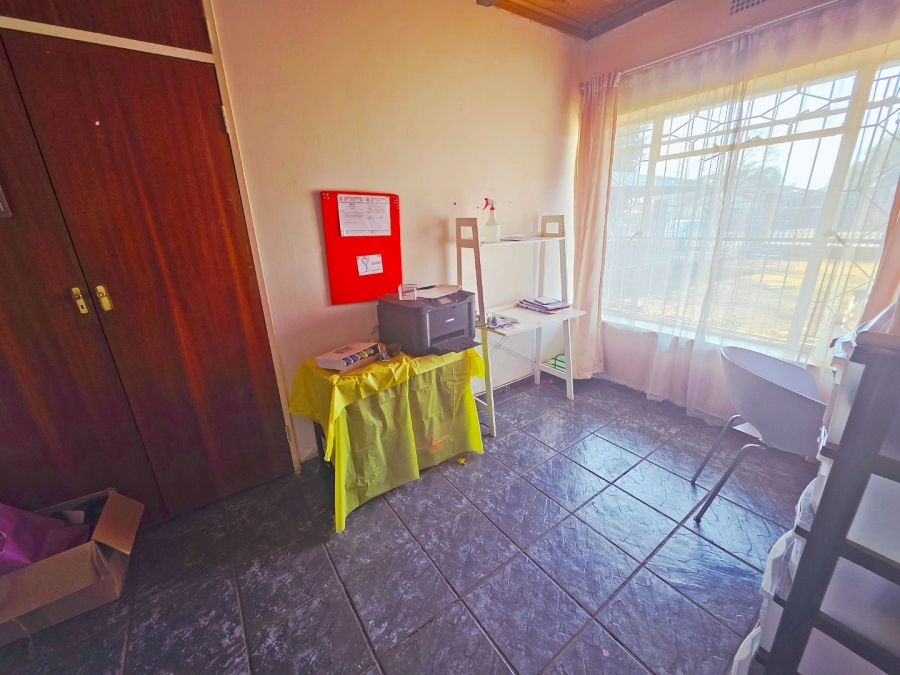 4 Bedroom Property for Sale in Petersfield Gauteng