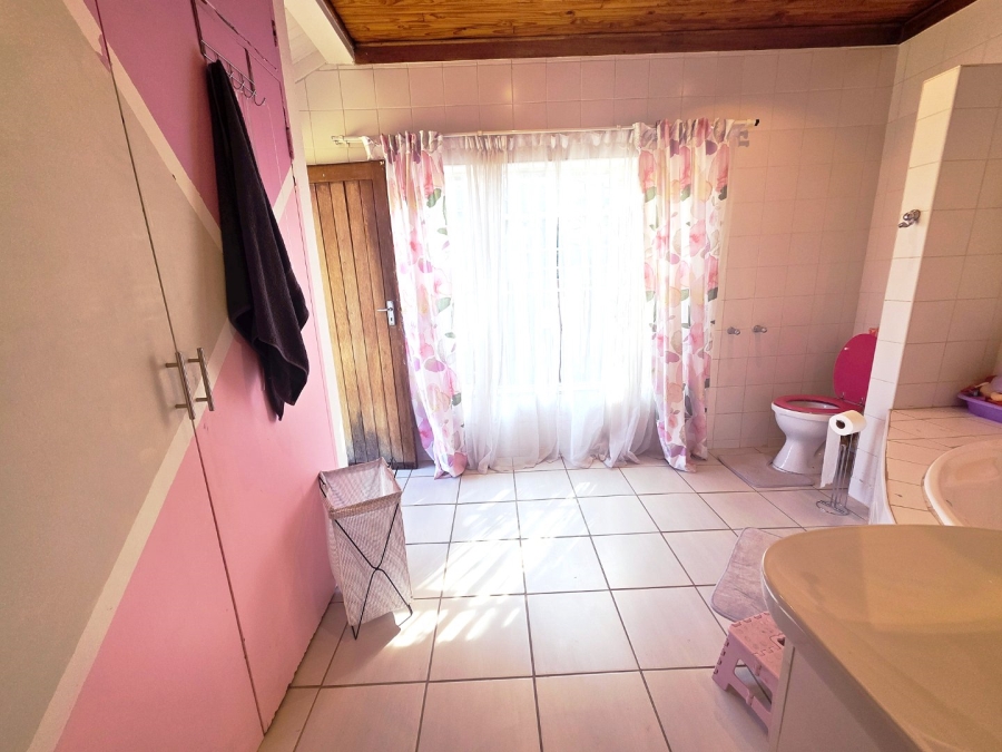 4 Bedroom Property for Sale in Petersfield Gauteng