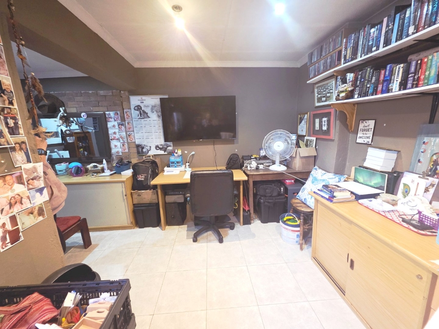 4 Bedroom Property for Sale in Petersfield Gauteng