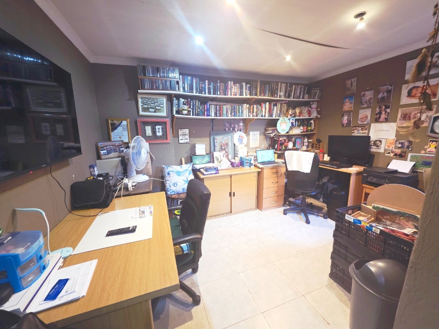 4 Bedroom Property for Sale in Petersfield Gauteng
