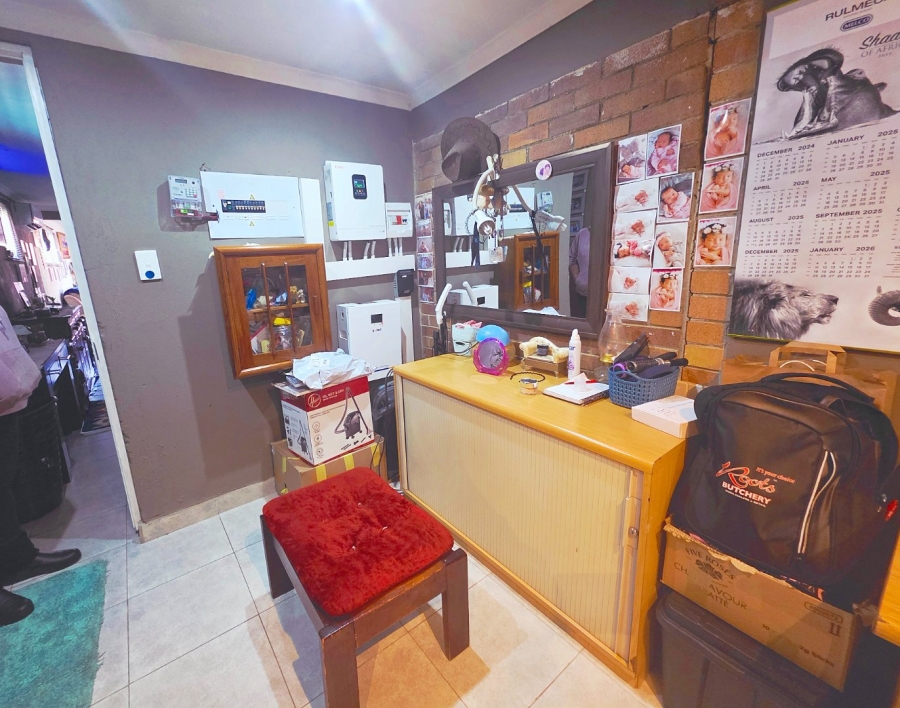 4 Bedroom Property for Sale in Petersfield Gauteng