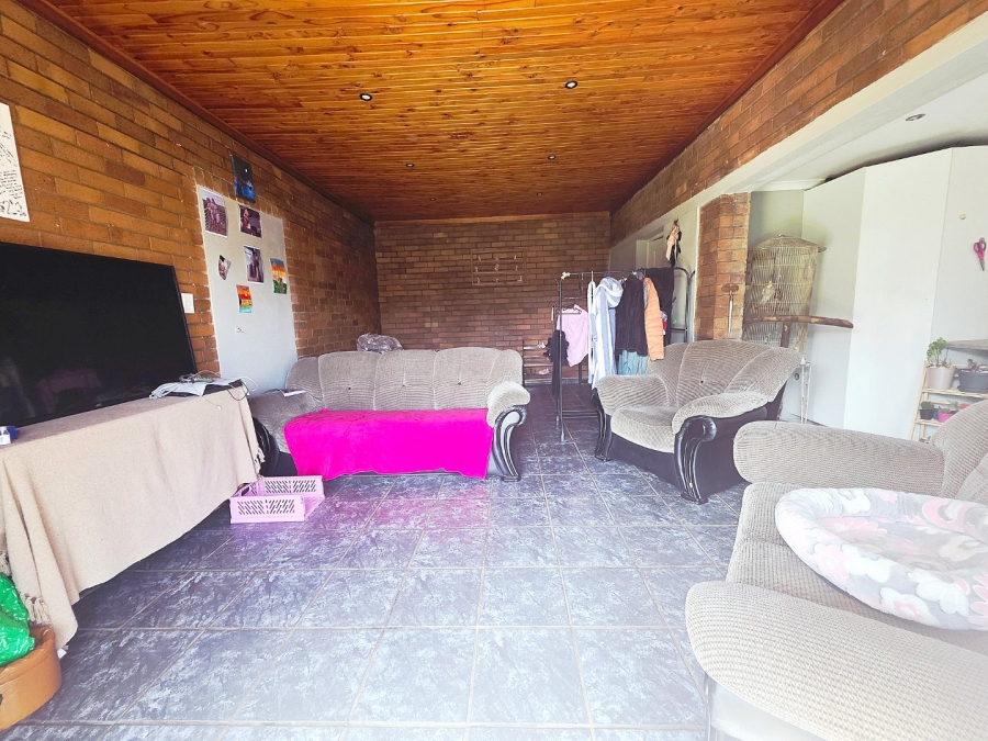 4 Bedroom Property for Sale in Petersfield Gauteng