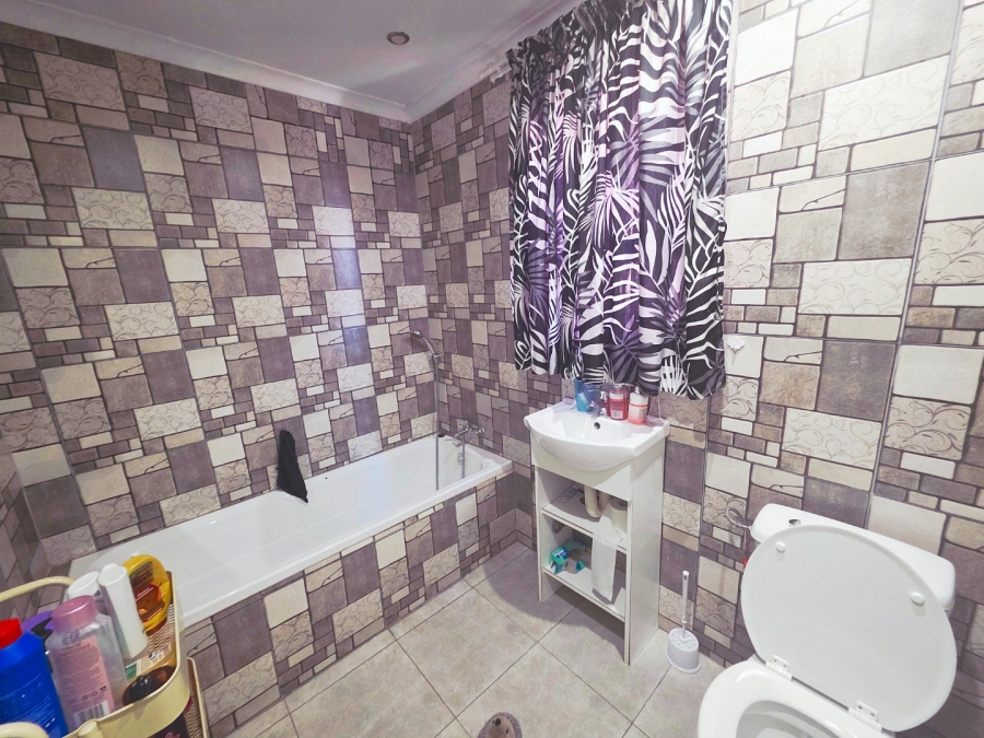 4 Bedroom Property for Sale in Petersfield Gauteng