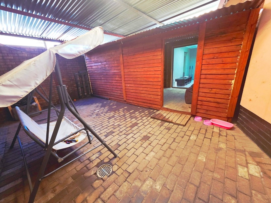 4 Bedroom Property for Sale in Petersfield Gauteng