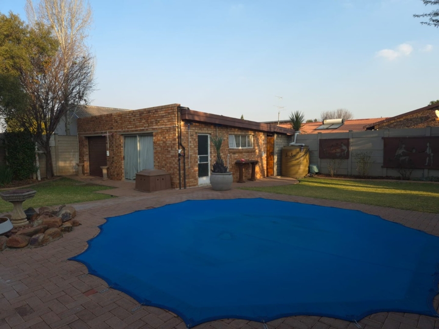4 Bedroom Property for Sale in Vanderbijlpark SE 3 Gauteng