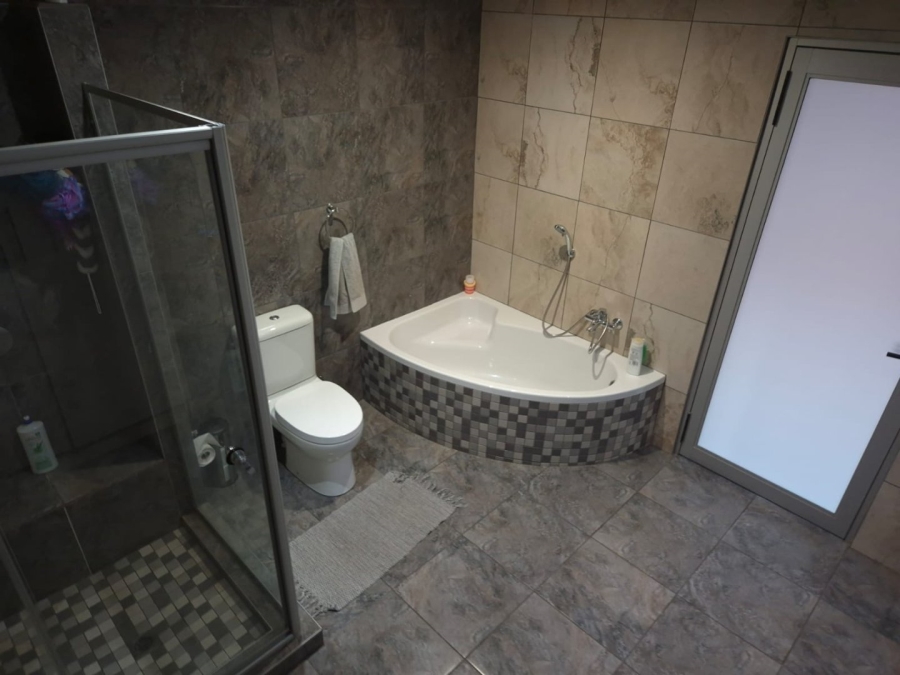 4 Bedroom Property for Sale in Vanderbijlpark SE 3 Gauteng