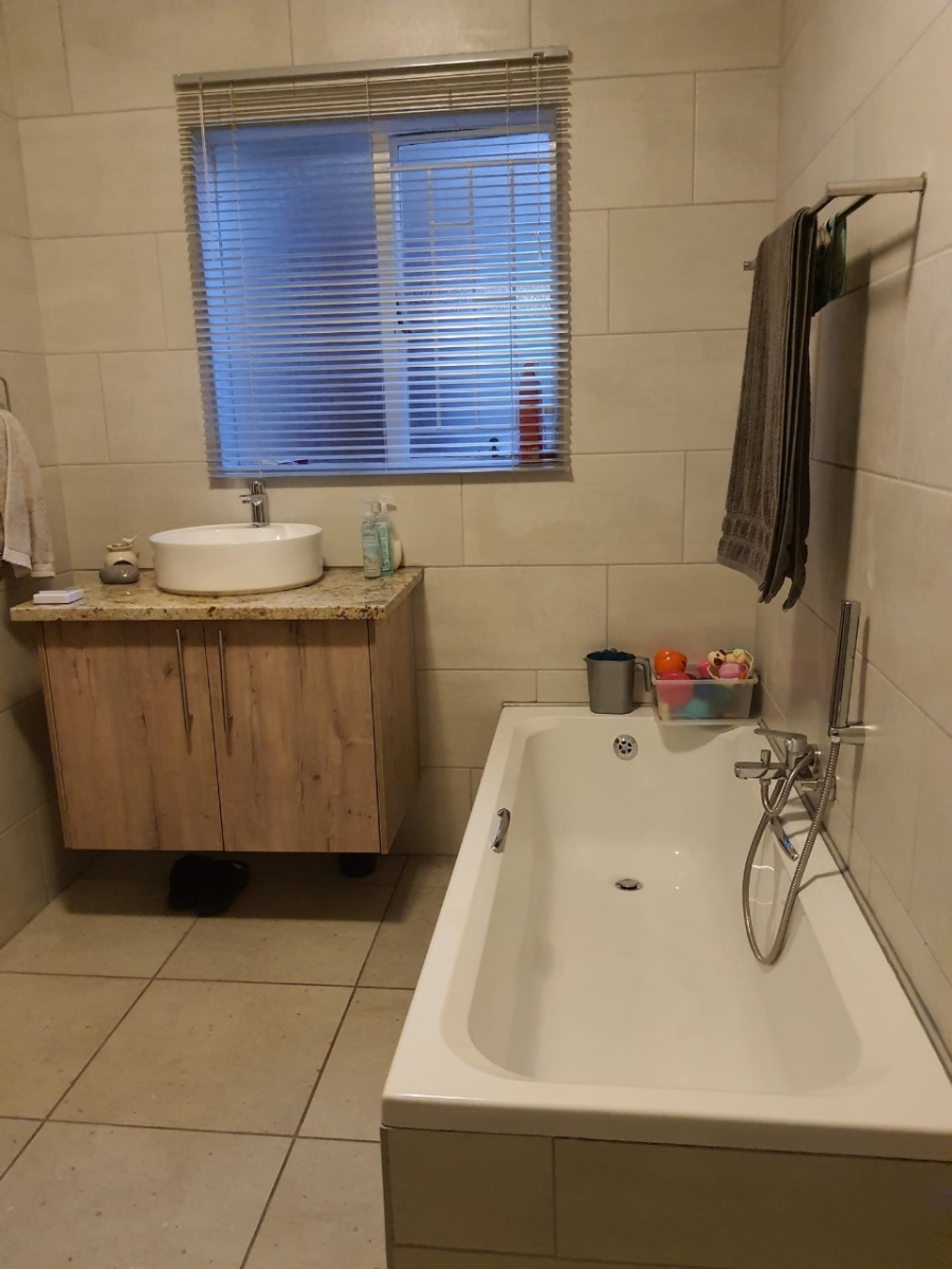 3 Bedroom Property for Sale in Vanderbijlpark SW 5 Gauteng