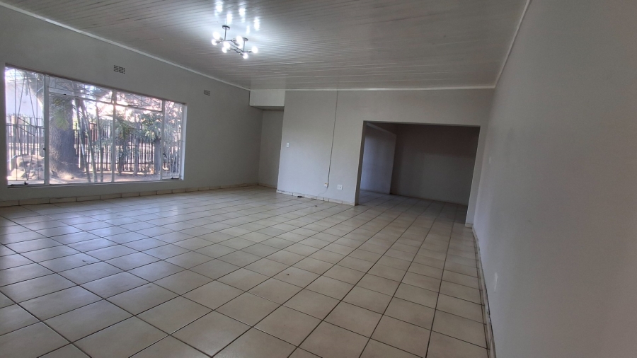 4 Bedroom Property for Sale in Pretoria Gardens Gauteng