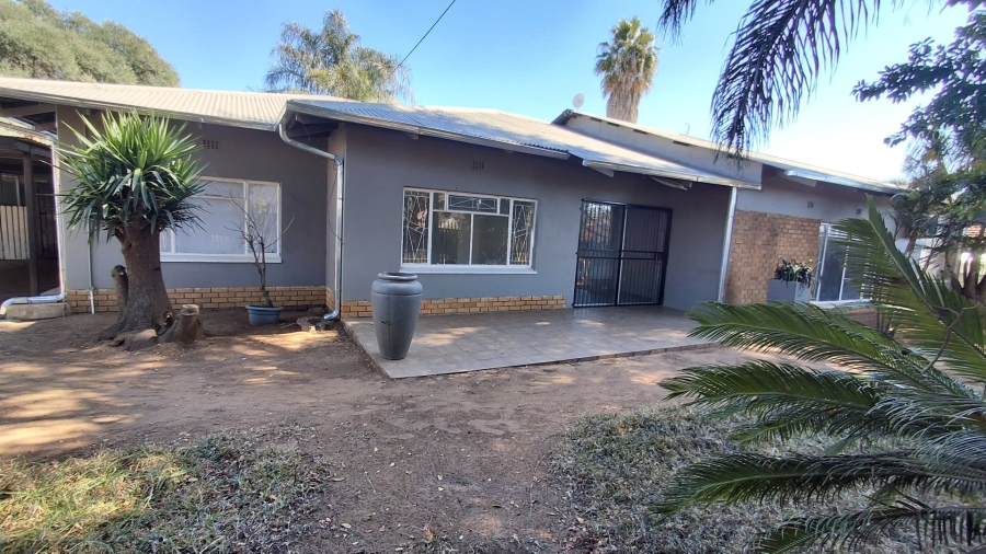 4 Bedroom Property for Sale in Pretoria Gardens Gauteng