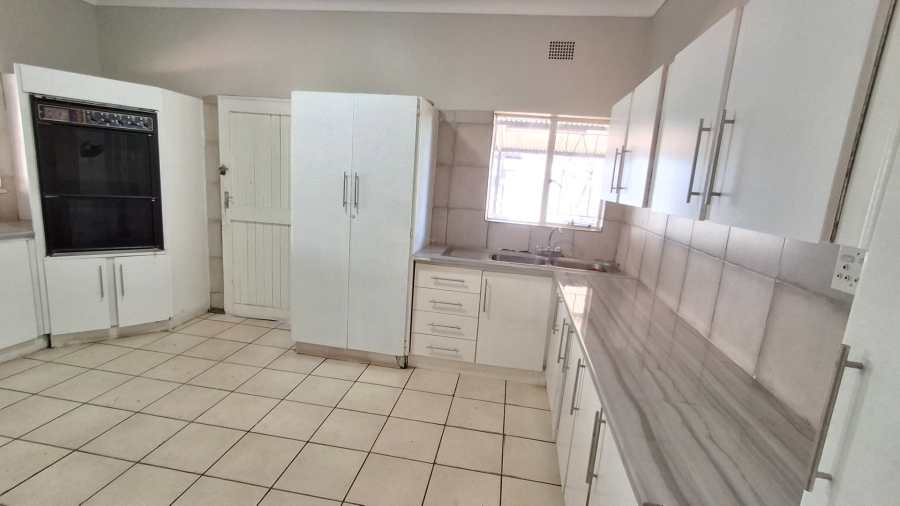 4 Bedroom Property for Sale in Pretoria Gardens Gauteng