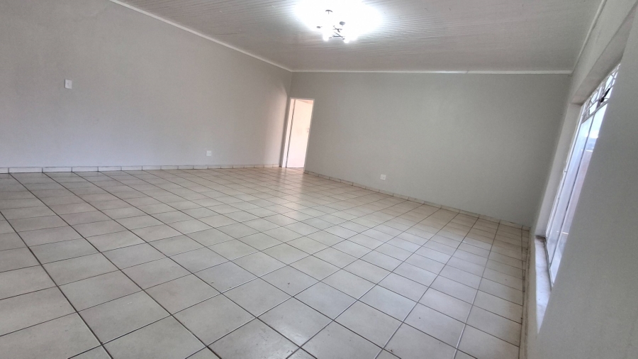 4 Bedroom Property for Sale in Pretoria Gardens Gauteng