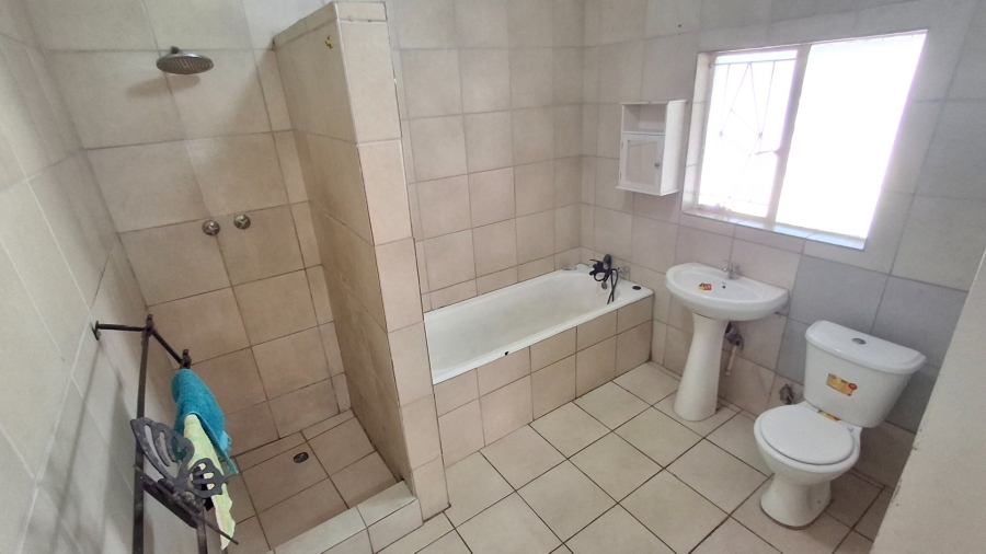 4 Bedroom Property for Sale in Pretoria Gardens Gauteng