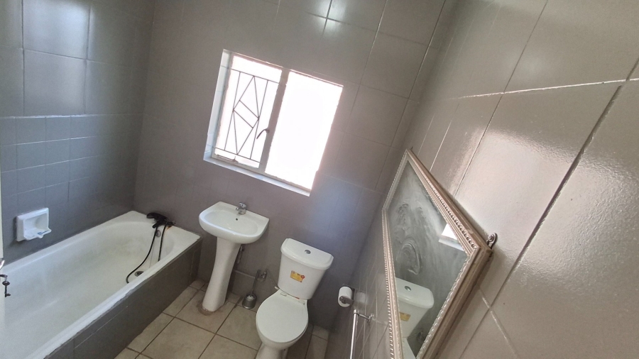 4 Bedroom Property for Sale in Pretoria Gardens Gauteng