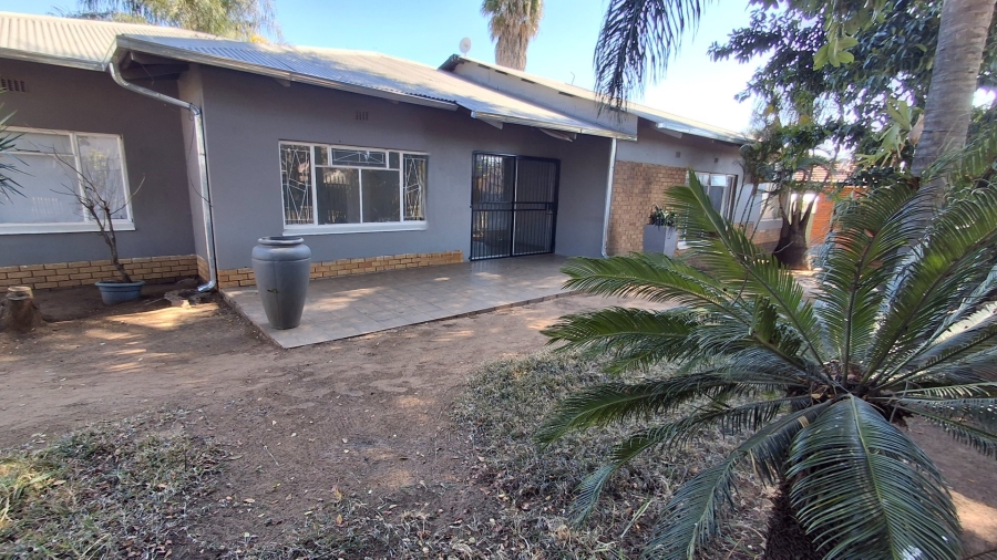 4 Bedroom Property for Sale in Pretoria Gardens Gauteng