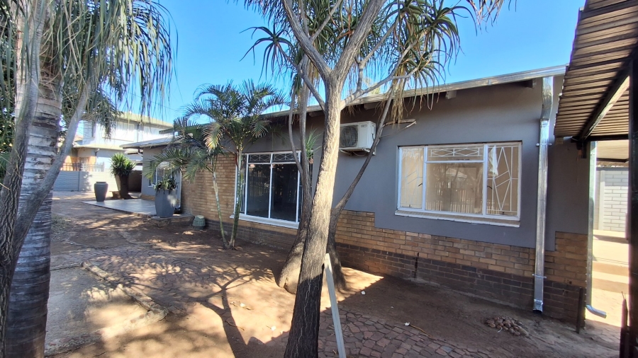 4 Bedroom Property for Sale in Pretoria Gardens Gauteng