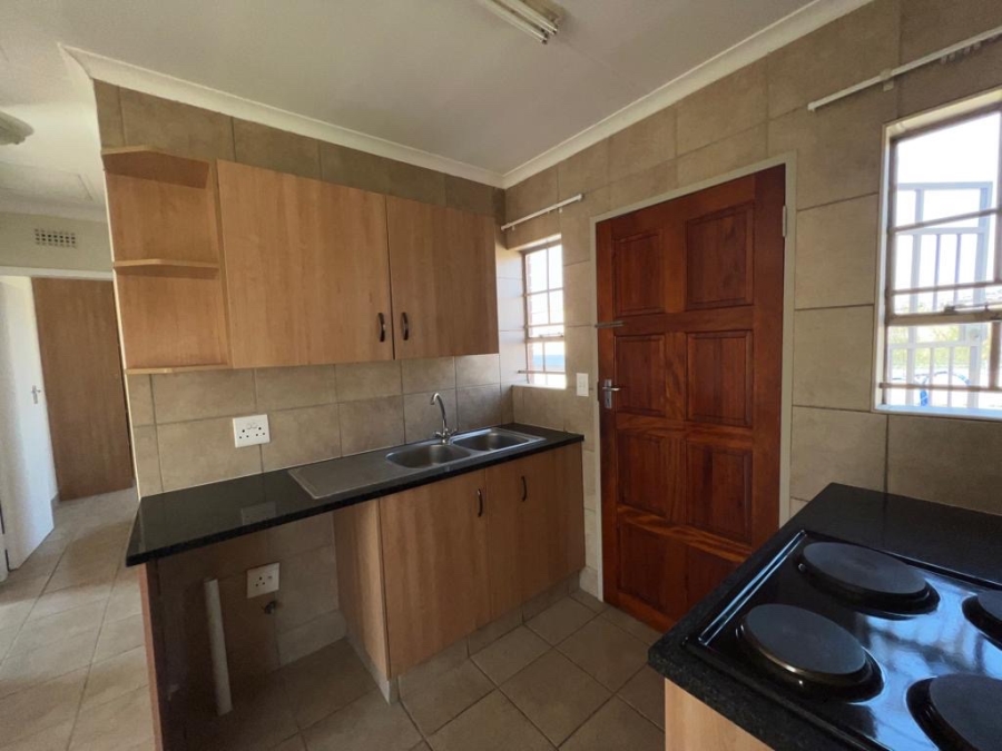 2 Bedroom Property for Sale in Olievenhoutbosch Gauteng
