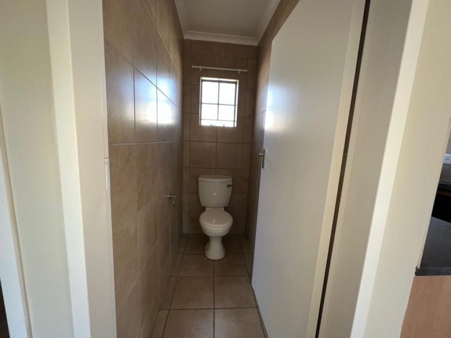 2 Bedroom Property for Sale in Olievenhoutbosch Gauteng