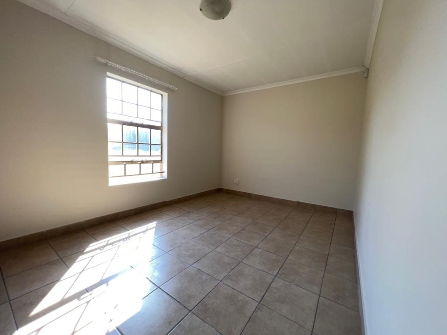 2 Bedroom Property for Sale in Olievenhoutbosch Gauteng