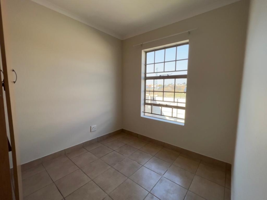 2 Bedroom Property for Sale in Olievenhoutbosch Gauteng