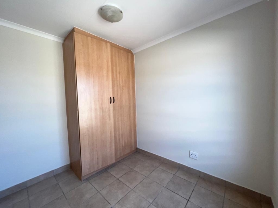 2 Bedroom Property for Sale in Olievenhoutbosch Gauteng