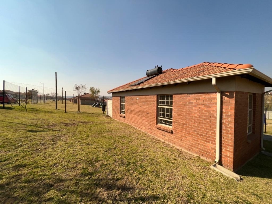 2 Bedroom Property for Sale in Olievenhoutbosch Gauteng