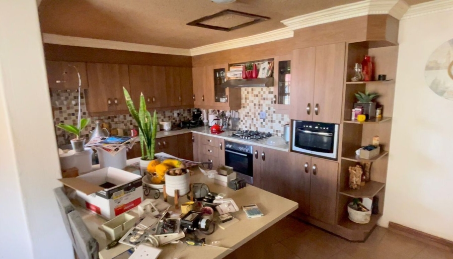 4 Bedroom Property for Sale in The Reeds Gauteng