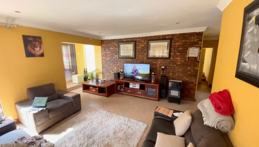 4 Bedroom Property for Sale in The Reeds Gauteng