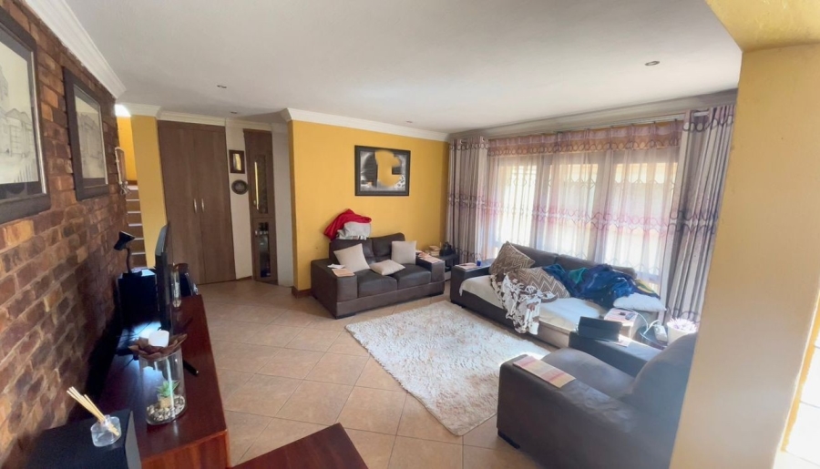 4 Bedroom Property for Sale in The Reeds Gauteng