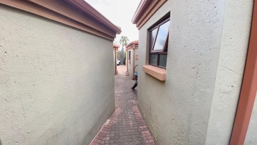 4 Bedroom Property for Sale in The Reeds Gauteng