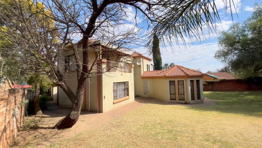 4 Bedroom Property for Sale in The Reeds Gauteng