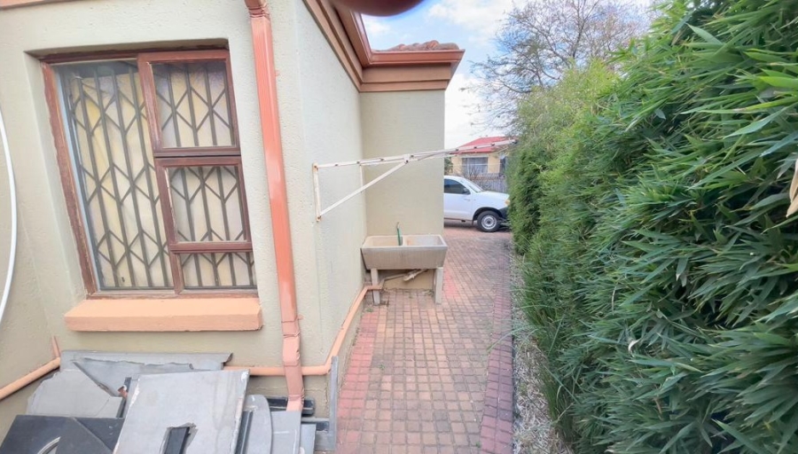 4 Bedroom Property for Sale in The Reeds Gauteng