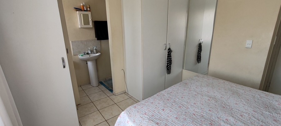 2 Bedroom Property for Sale in Crystal Park Gauteng