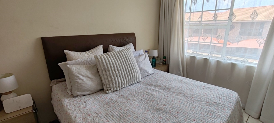 2 Bedroom Property for Sale in Crystal Park Gauteng
