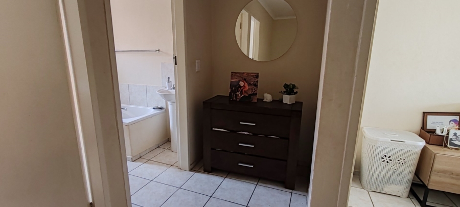 2 Bedroom Property for Sale in Crystal Park Gauteng