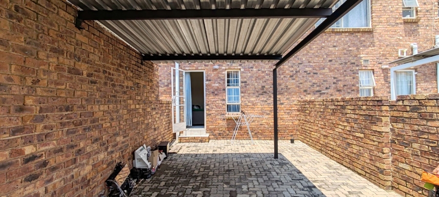 2 Bedroom Property for Sale in Crystal Park Gauteng