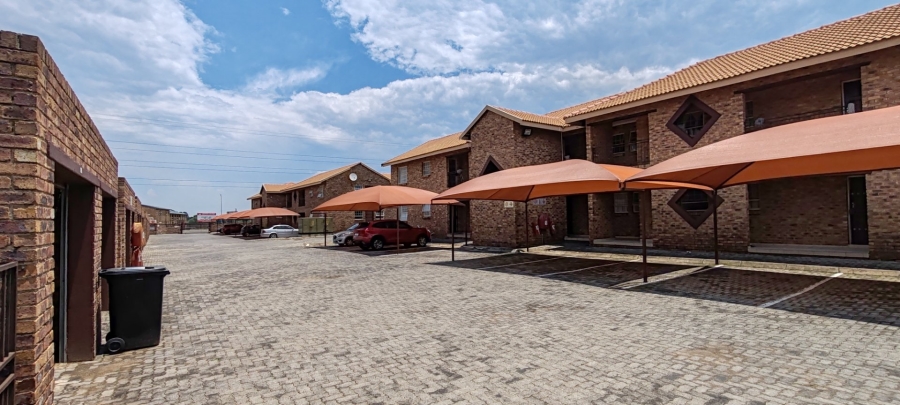 2 Bedroom Property for Sale in Crystal Park Gauteng