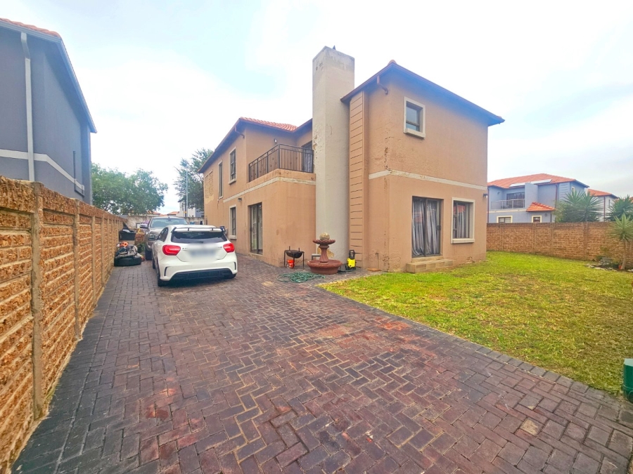 5 Bedroom Property for Sale in Parkrand Gauteng