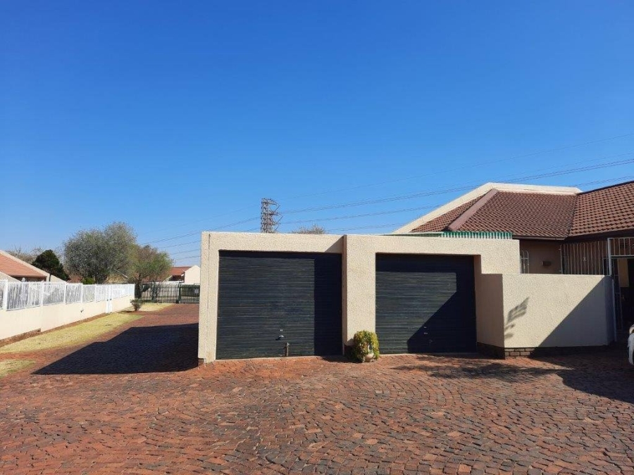 3 Bedroom Property for Sale in Simmerfield Gauteng