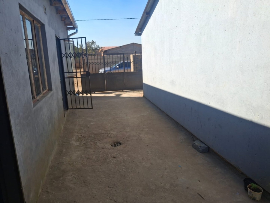 To Let  Bedroom Property for Rent in Drieziek Gauteng