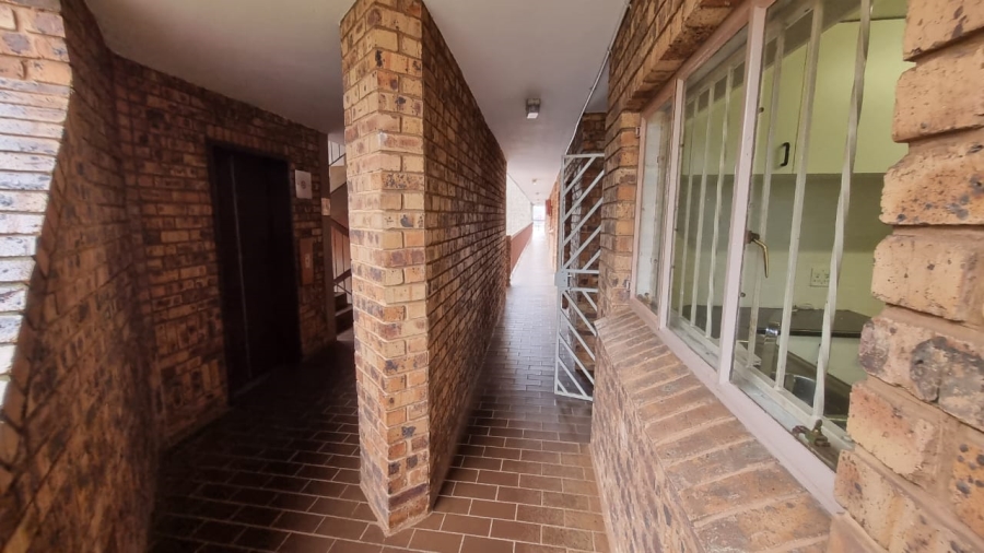 2 Bedroom Property for Sale in Pretoria North Gauteng