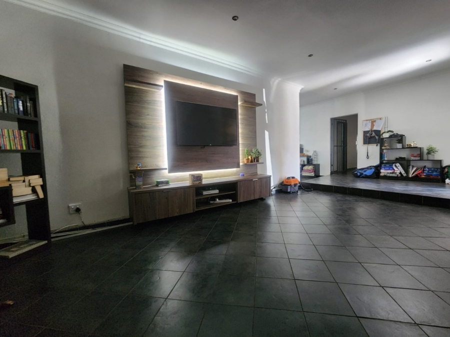 To Let 4 Bedroom Property for Rent in Lambton Gauteng
