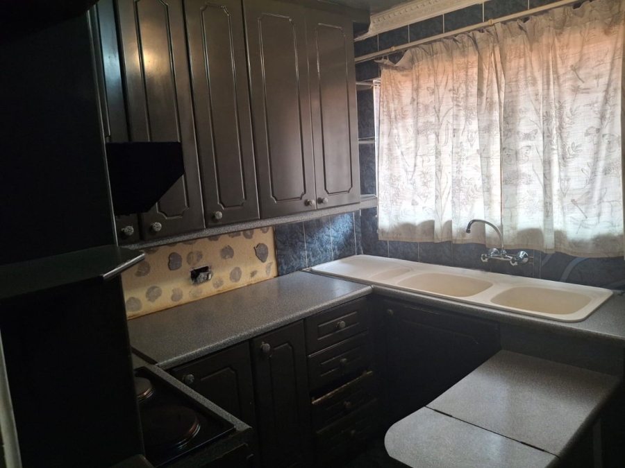  Bedroom Property for Sale in Protea Glen Gauteng
