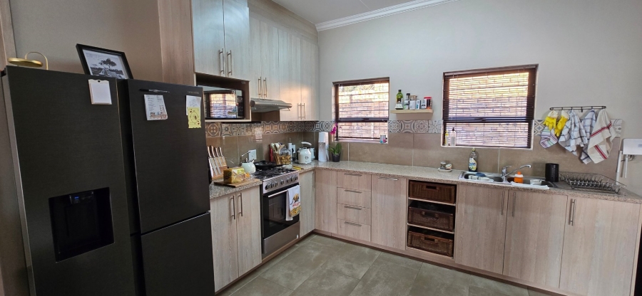 To Let 3 Bedroom Property for Rent in Raceview Gauteng